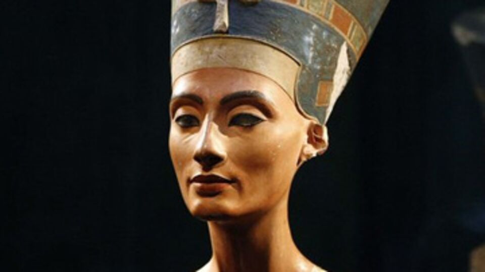 Mısır Nefertiti'yi istiyor