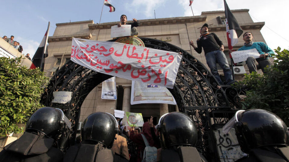 Dünya'da bir ilk! Mısır internetin fişini tamamen çekti