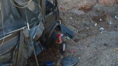 Askeri araç devrildi!