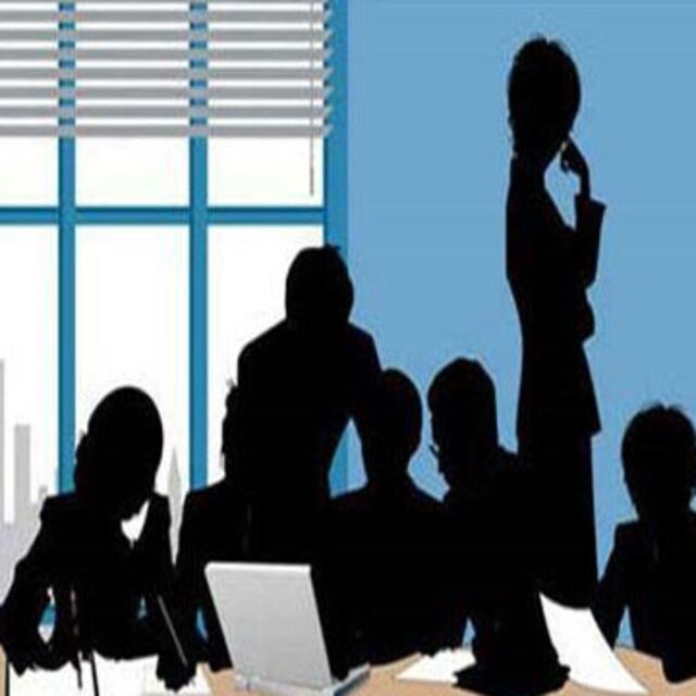 Öğretim üyesinin parası devletten