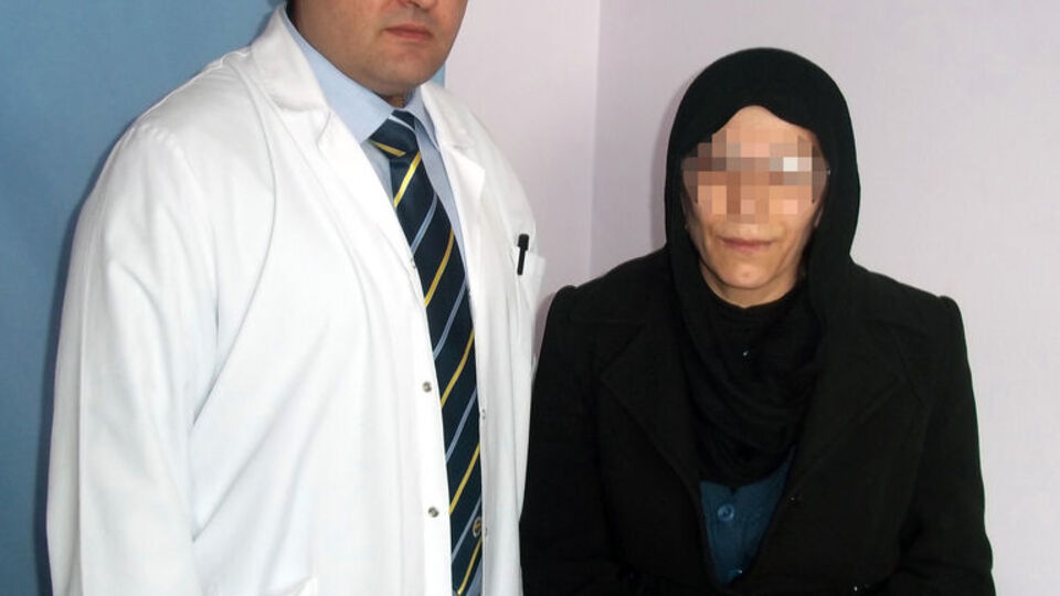 Göbekten göğüs yaptılar!