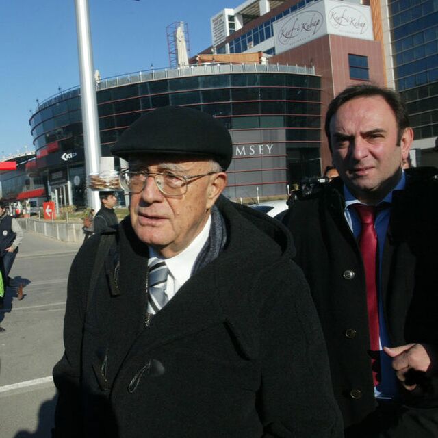 Turgut Kazan, İnsanlık Anıtı için dava açtı!
