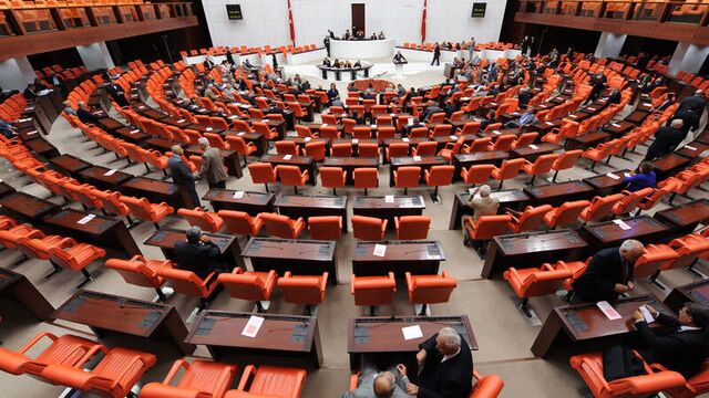 "Şak diye talimat veriyor, bunlar tak diye uyguluyor!