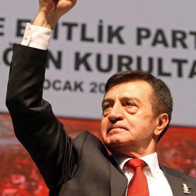 "Askerlikten muaf tutulması doğru değil"