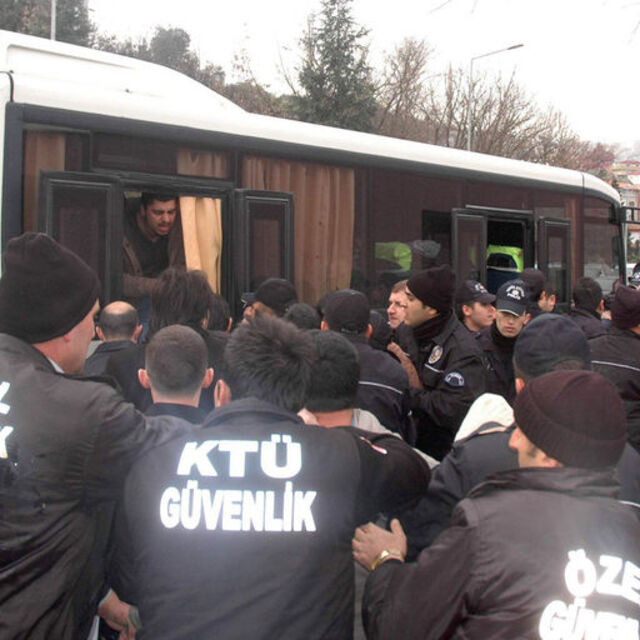 KTÜ'de gergin saatler!
