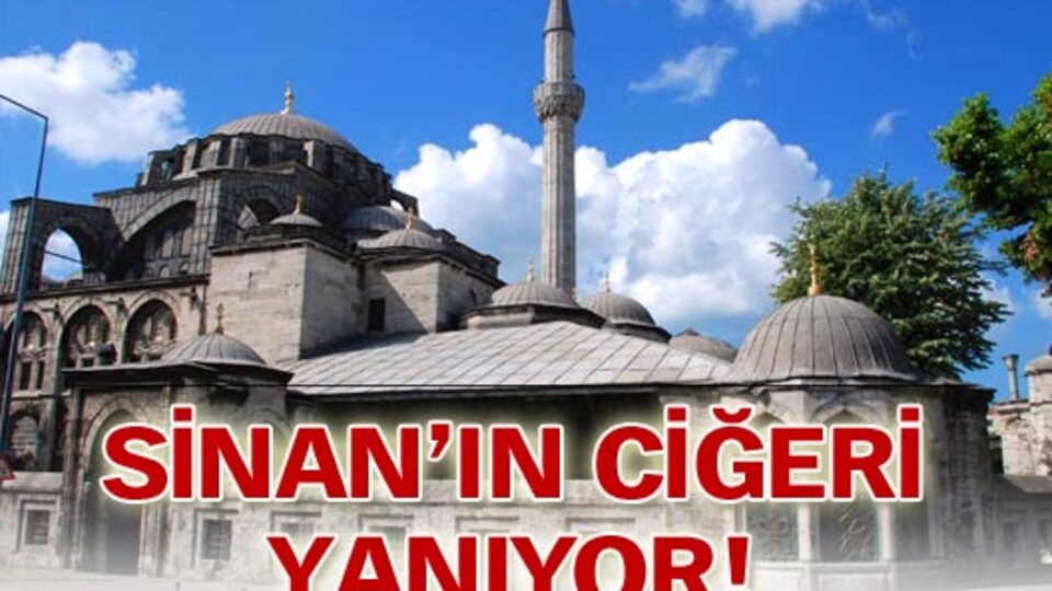 Tarihi Kılıç Ali Paşa Camii'nde yangın
