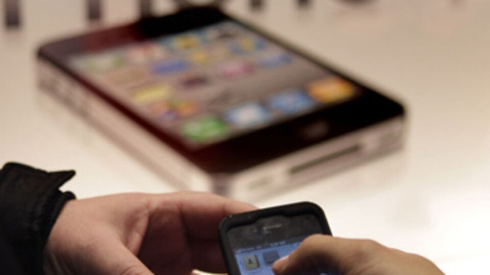 Ucuz iPhone mu geliyor?