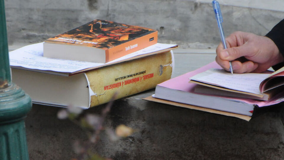 Öcalan'a Mesail-i Mühimme-i Kürdistan kitabı!