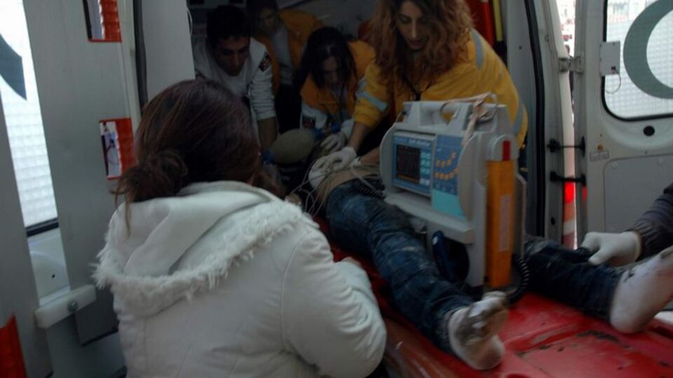 Annesi, sevgilisinden ayrılmasını isteyince...