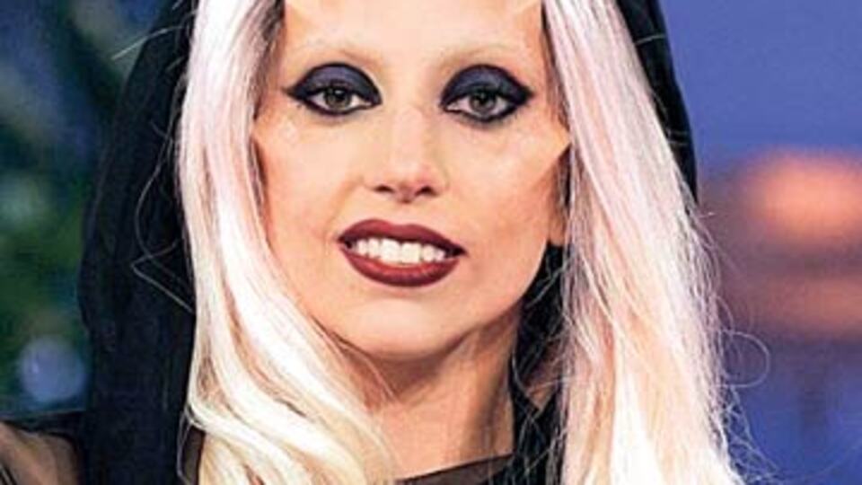 Lady Gaga'ya boynuz taktılar