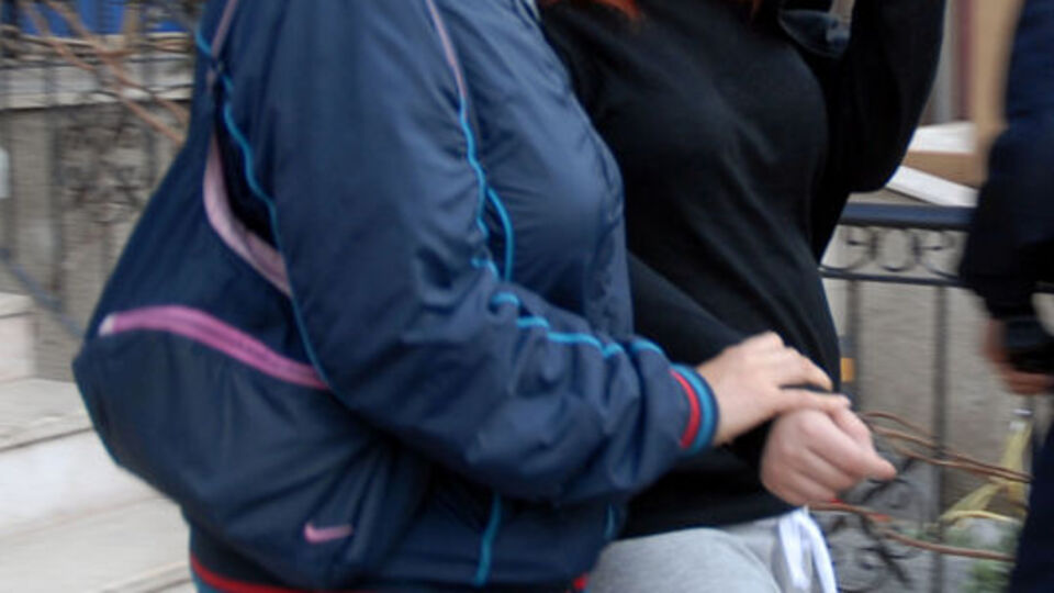 Kızların erkek kavgası kanlı bitti!