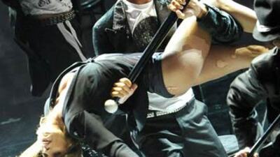 Clooney'nin sevgilisinden kucak dansı GALERİ