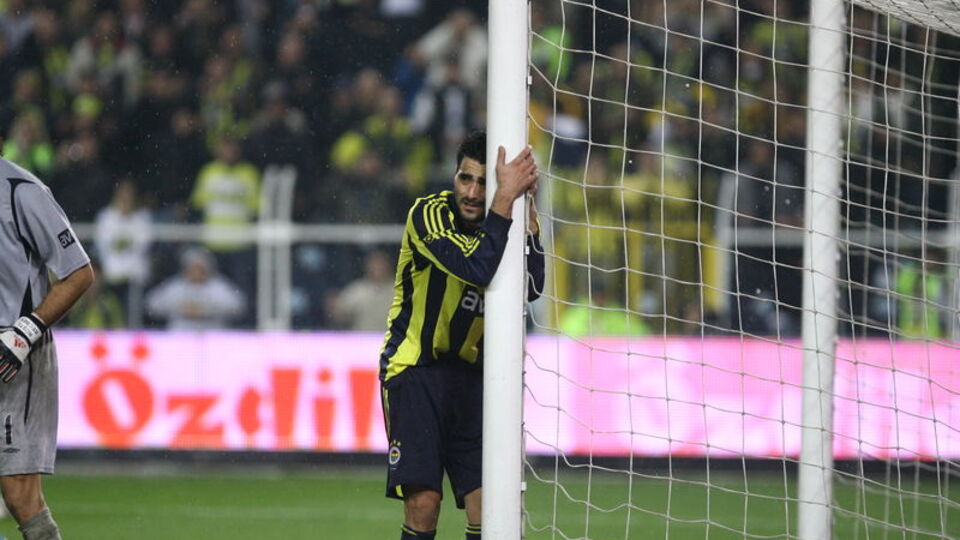 Eşi ve çocuğunu kapı dışarı etti!