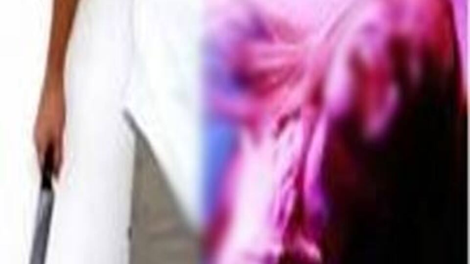 Birlikte yaşadığı kadını sokak ortasında öldürdü!