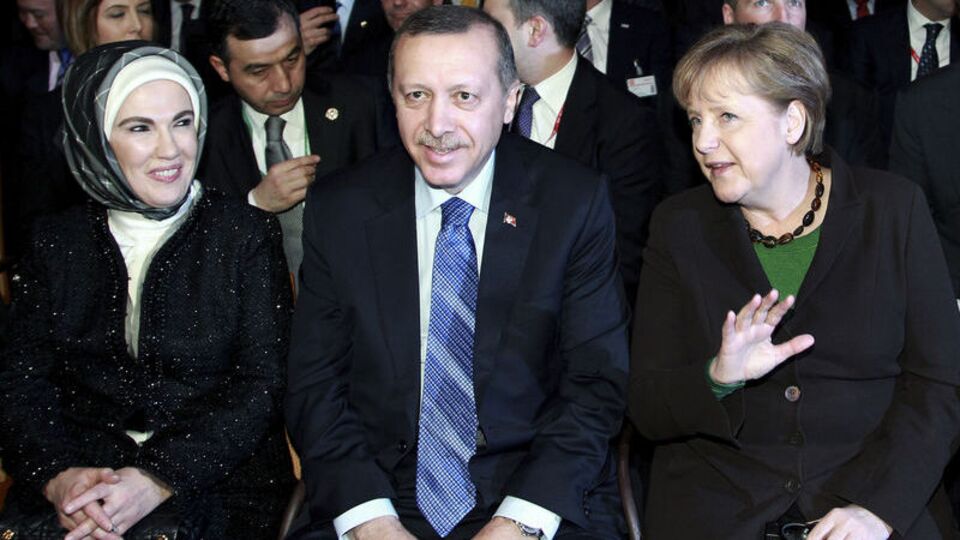 Merkel'den vize eleştirisine yanıt