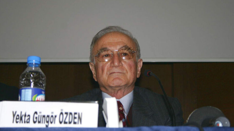 "13 partinin kapatılmasında imzam var; pişman değilim"