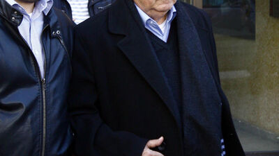 Eski bakan tutuklandı!