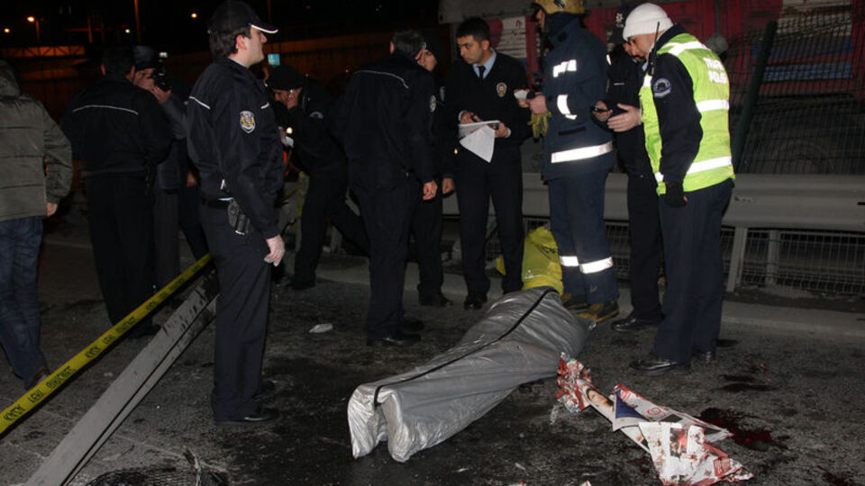 Yenibosna'da kaza: 1 ölü, 1 yaralı