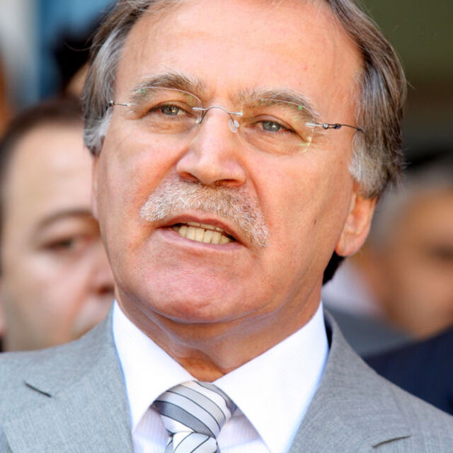 "Siyasetçilerin özel hayatıyla gündeme gelmesinden..."
