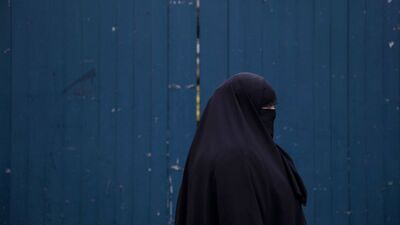 Müslüman kadına sınır geldi: 77 kilometre