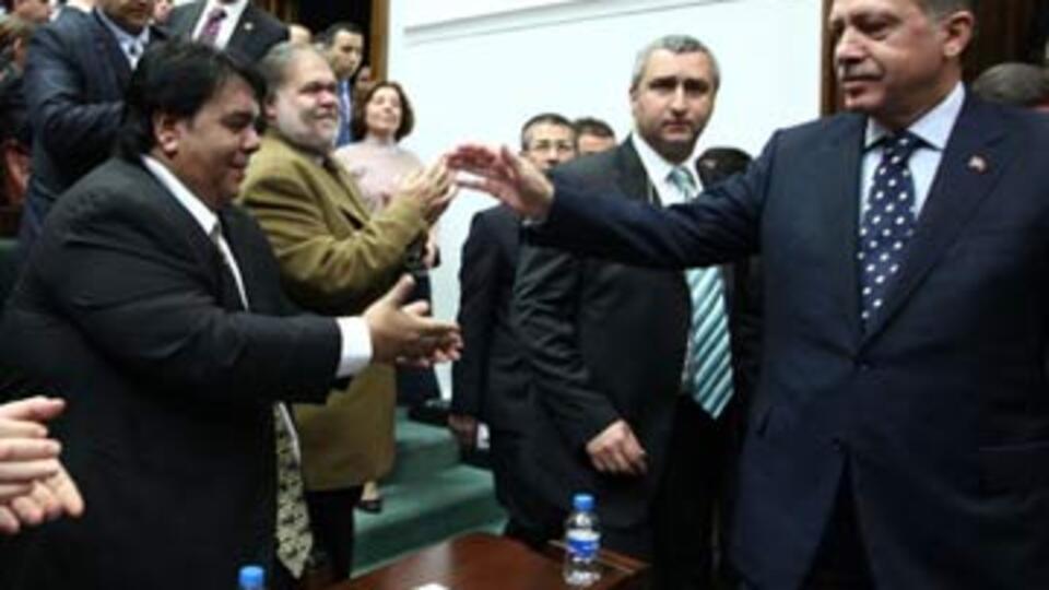 Balık Ayhan da milletvekili aday adayı oldu!