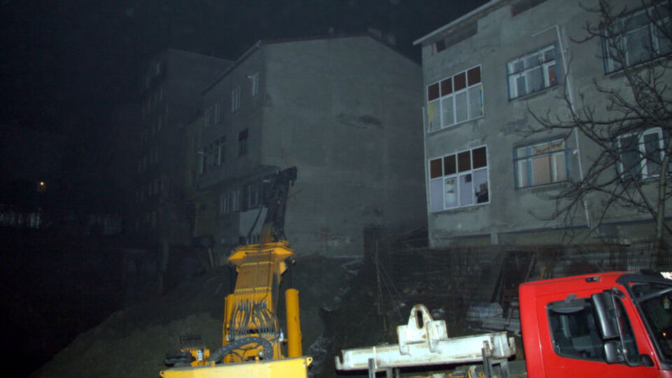 3 binada çökme tehlikesi