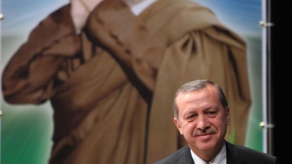 Erdoğan, Kaddafi'ye bir başkan atamasını önerdi