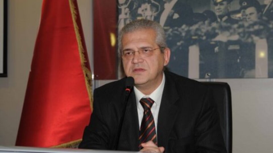 Onur'a bir destekte Karşıyaka'dan!