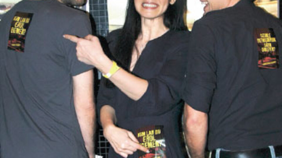 Kaybedenler Kulübü'nde neşeli parti