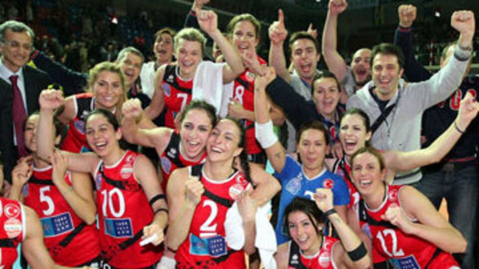 Vakıfbank finalde!