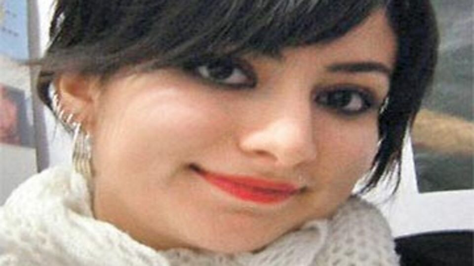 Gelinliğiyle toprağa verildi!