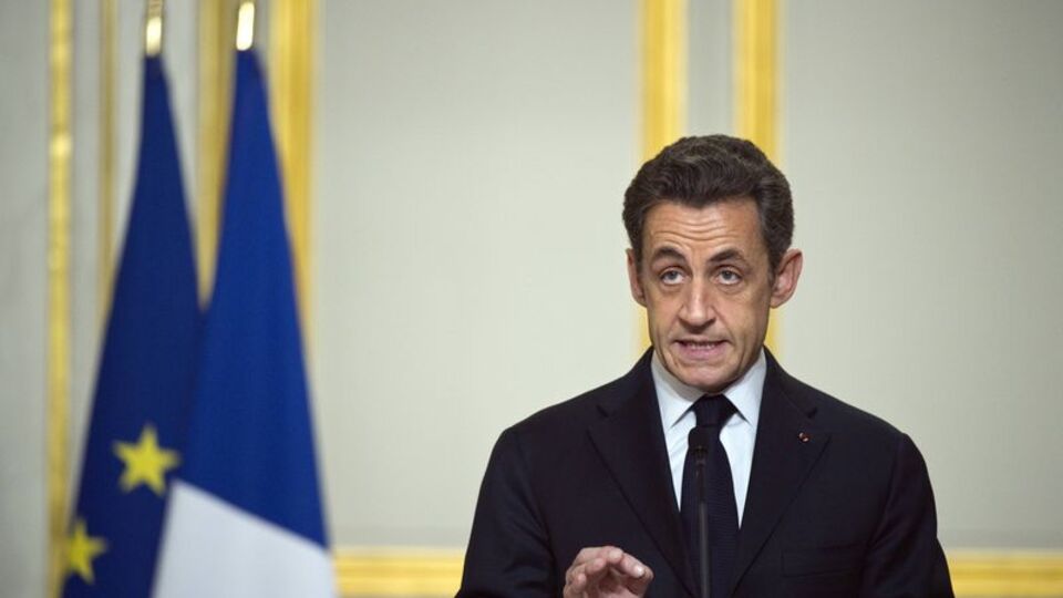 "Sarkozy'ye kızdılar NATO'yu bloke ettiler"