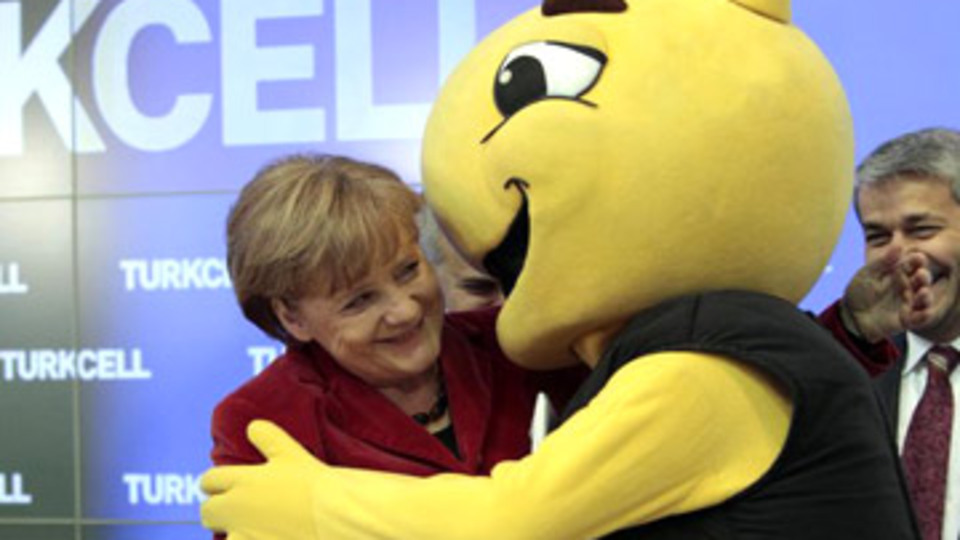 Selocan Merkel'e sinyal gönderdi