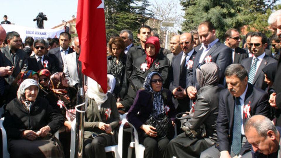 Muhsin Yazıcıoğlu, kabri başında anıldı!