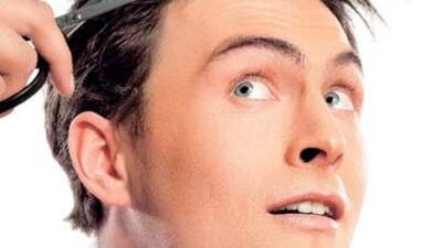 Saç nakli yaptıran erkeğin kendine güveni artıyor