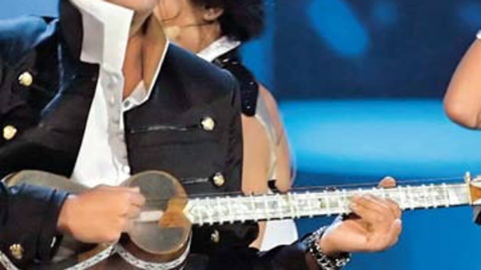 Tatlıses için gelen 6 bin İranlı turist Arash'ı dinledi