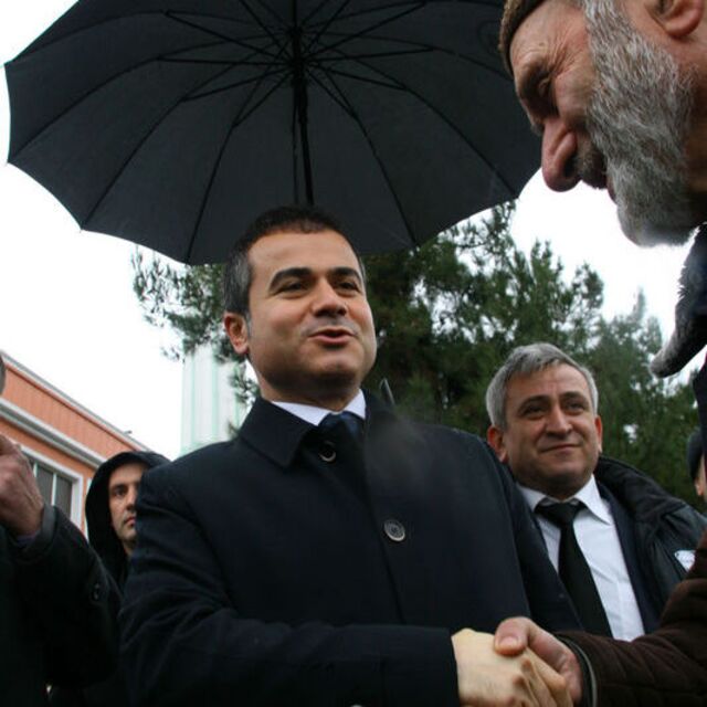 "Bu öyle benim adım Kemal demekle olmuyor"