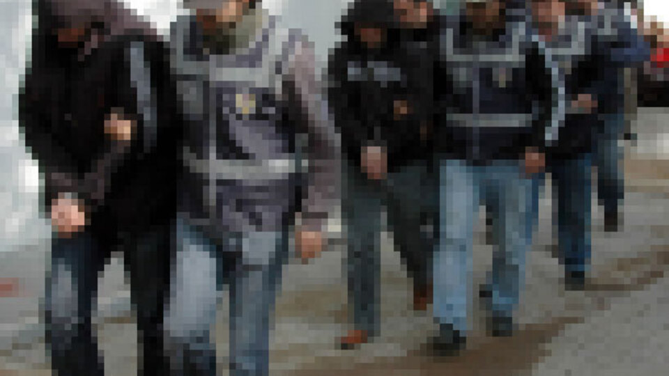 Dördü Türk 11 kaçak yakalandı