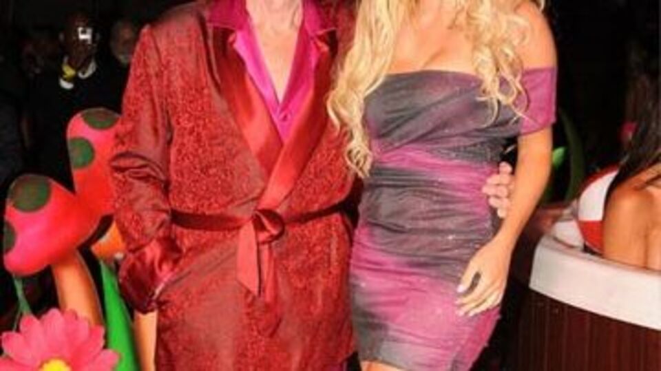 84'lük Playboy evlilik sözleşmesi istemedi