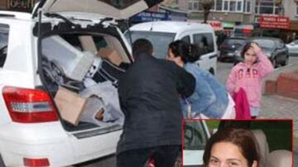 Bergüzar mağazayı boşalttı