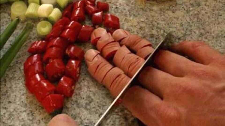 Kendi etini yiyen 8. insan olarak tarihe geçti!