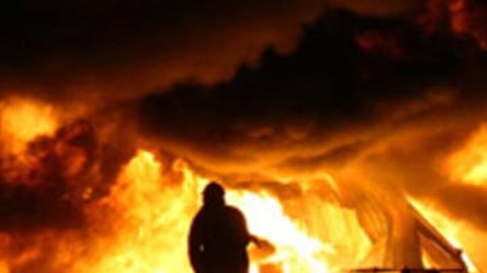 Yangına müdahale ederken kalp krizi geçirdi