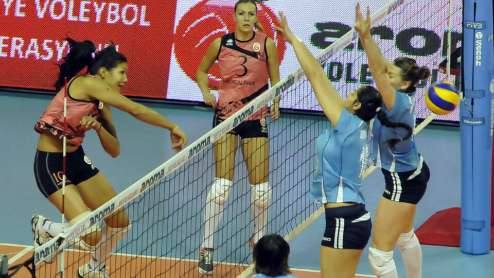 İller son sette galip!