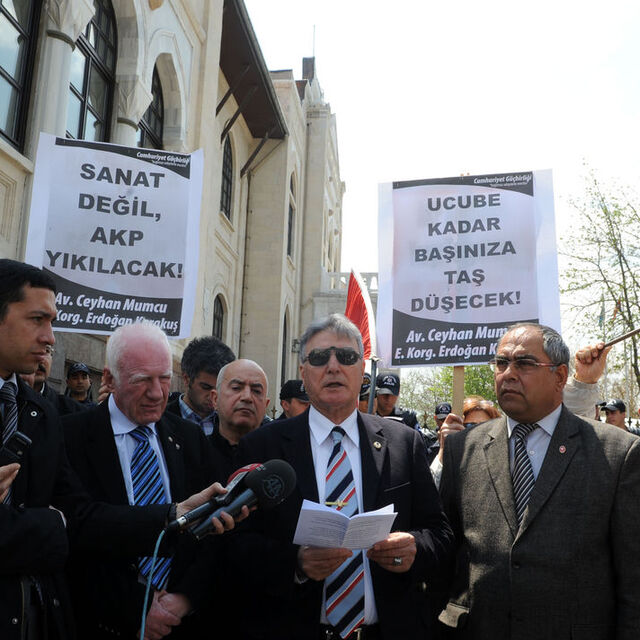 Cumhuriyet Güçbirliği "ucube" yıkımını protesto etti!