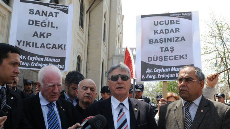 Cumhuriyet Güçbirliği "ucube" yıkımını protesto etti!