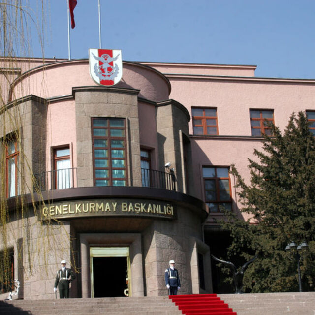 E-muhtıra Genelkurmay'ın web sitesinden kaldırılmalı mı?