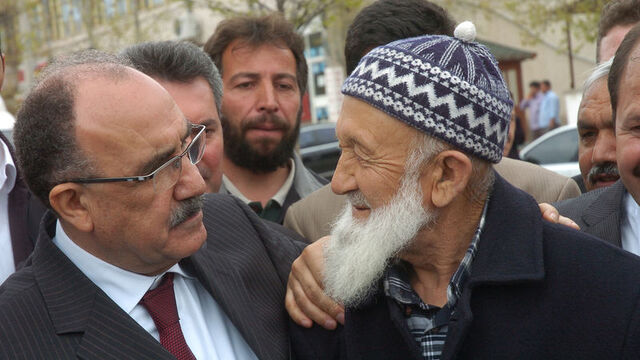 "27 Nisan Türk demokrasi tarihinde dönüm noktasıdır"