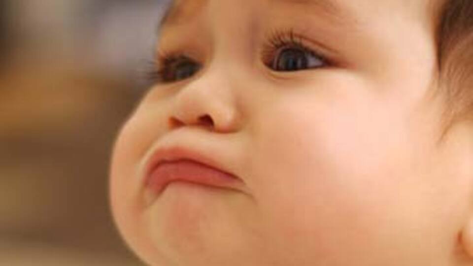 Ağlayan bebeği sallamayın!