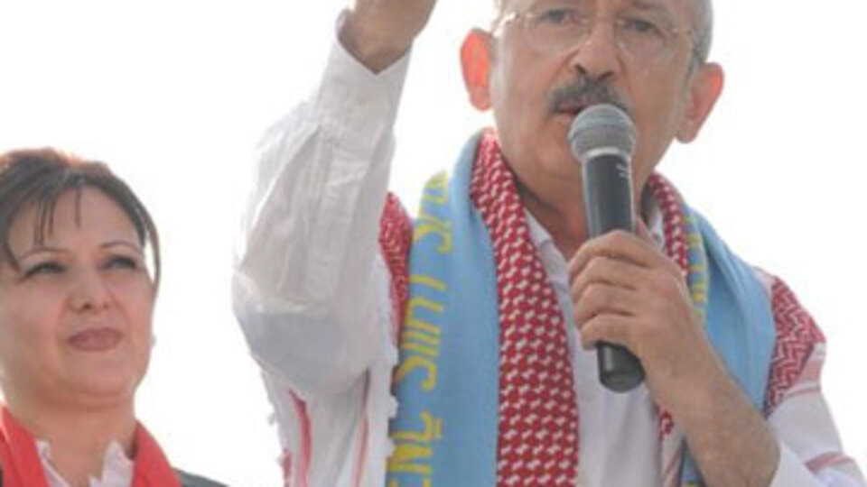 Başbakan'a "akbaba" benzetmesi!