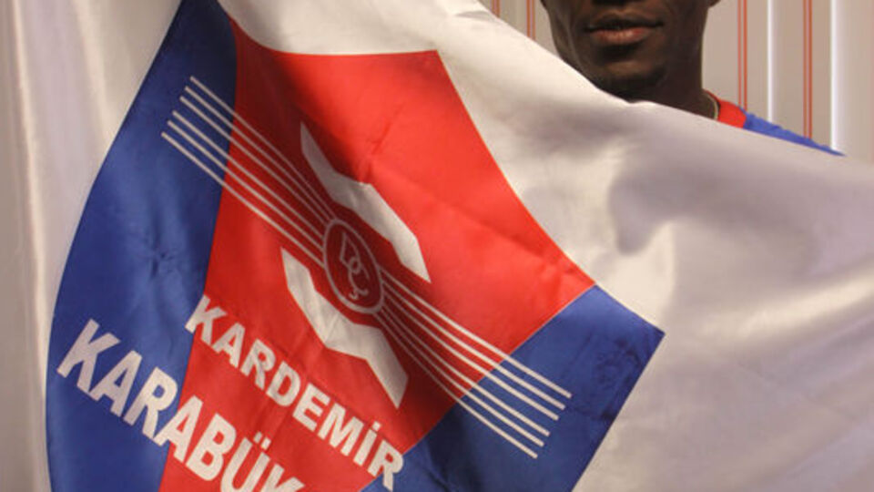 Deumi kafa karıştırdı!